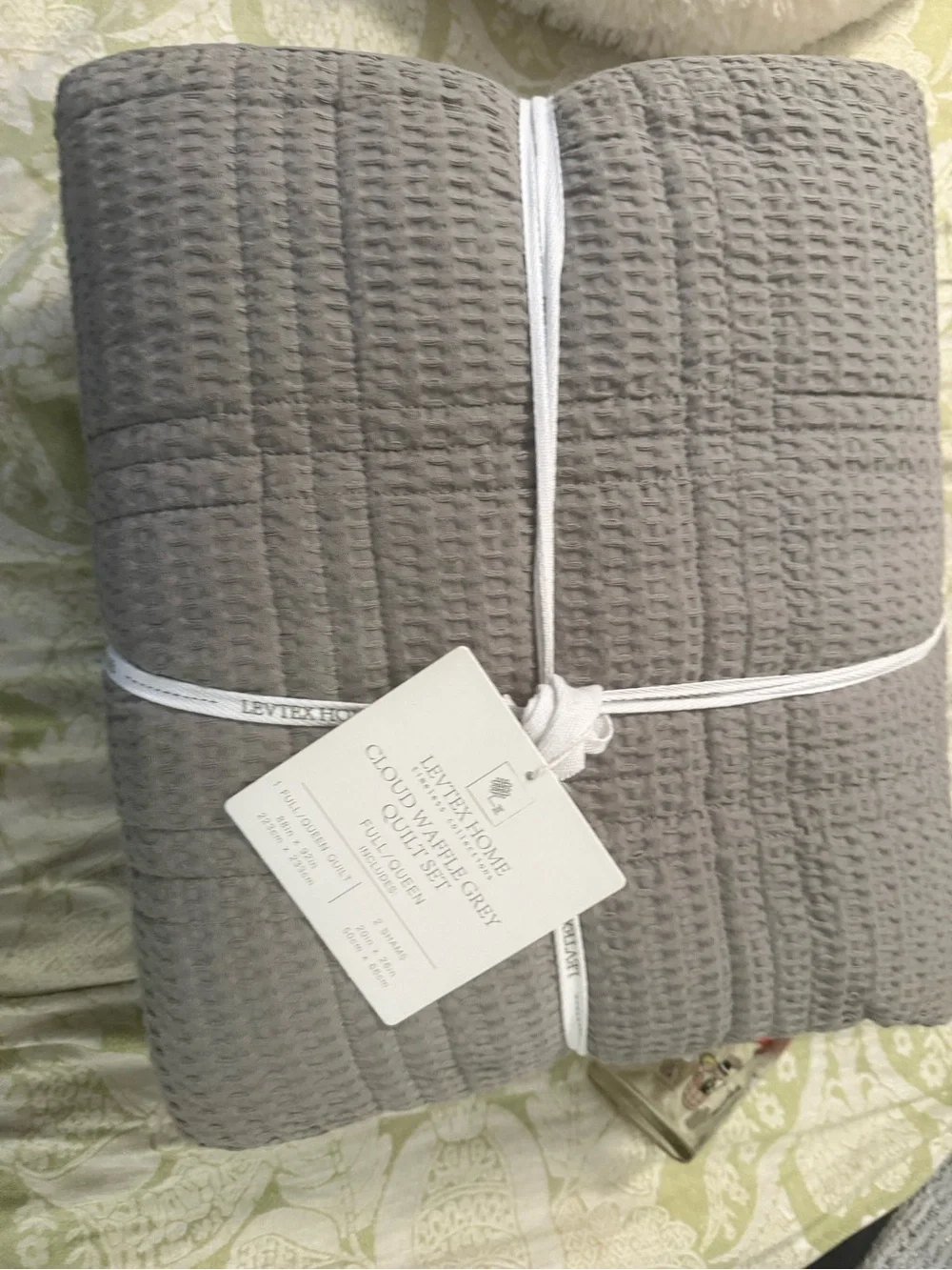NWT Levtex Home Cloud Waffle Grey Full Queen Quilt Set